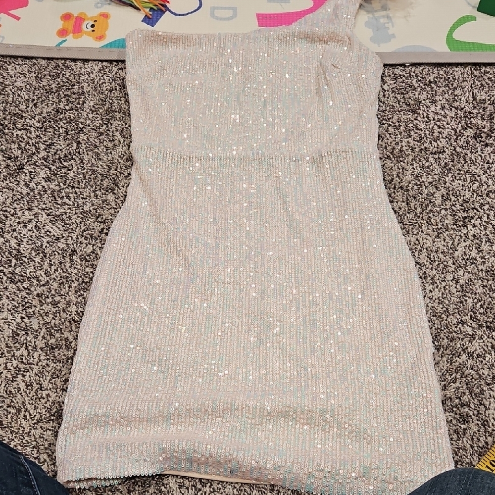Windsor Beige Sequin Dress Jrs. Large. Please See Photo For Measurements